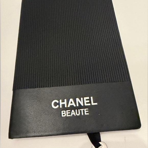 CHANEL Beauté Black Textured Notebook - Picture 2 of 3